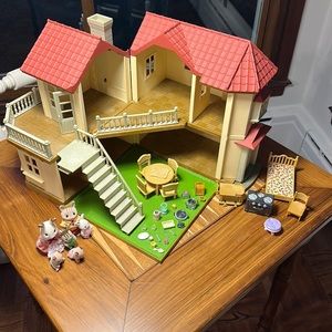 Calico Critters House and Accessories